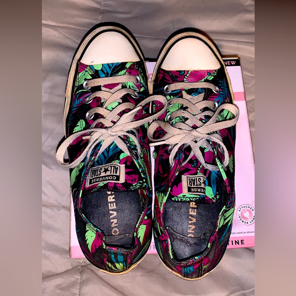 Multi-colored converse - Picture 3 of 3